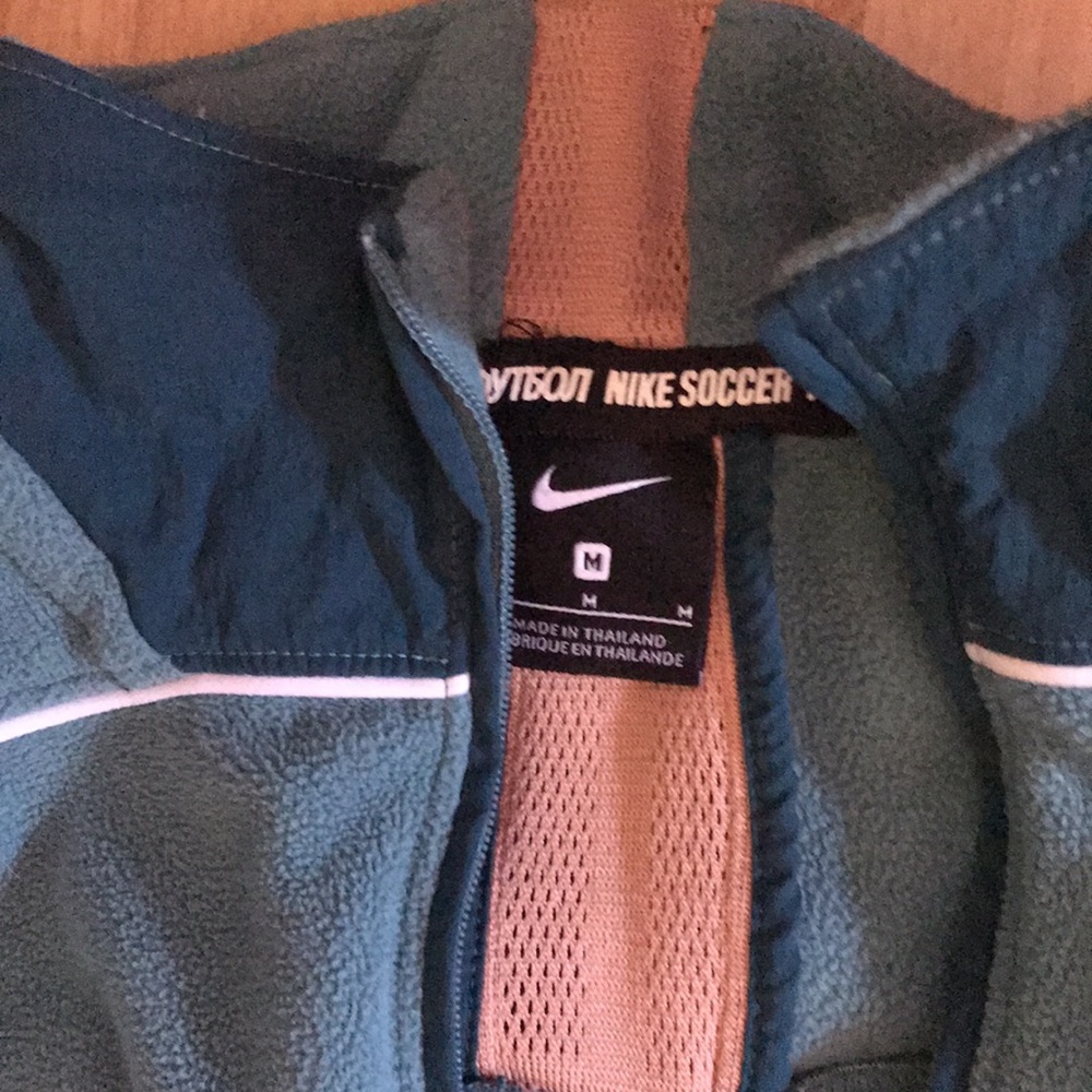 Nike pullover - Picture 2 of 2